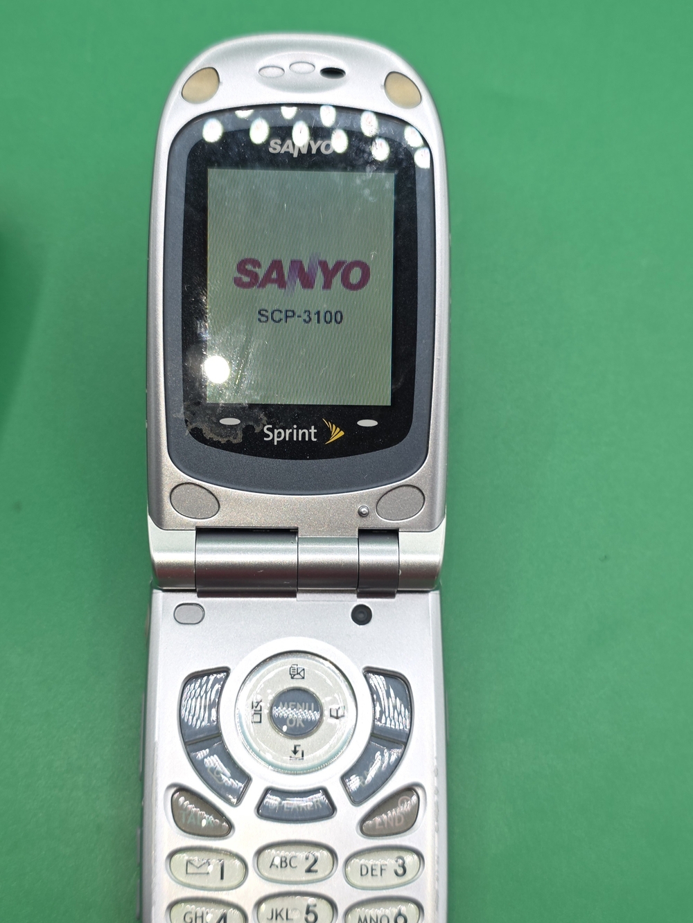 VINTAGE SANYO SCP-3100 SPRINT FLIP PHONE + CHARGER!